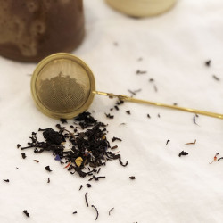 Infuseur pince dorée